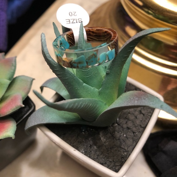 Wood and Resin Ring - Turquoise - Picture 5 of 5